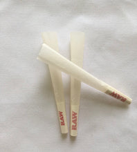 Load image into Gallery viewer, RAW organic hemp king size pre rolled cone (100 packs)+philadelphia safety tub